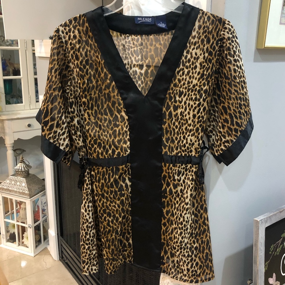 Vintage Y2K Mileage Cheetah Leopard Animal Print Short Sleeve Blouse Top